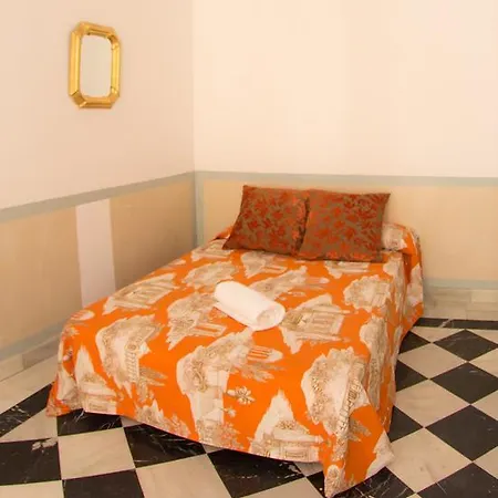 Palacio De Los Suenos Guest house Malaga