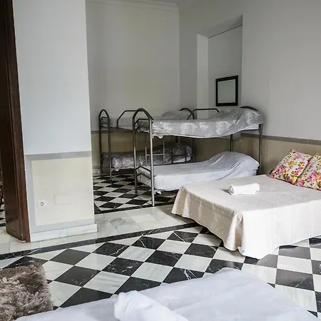 Palacio De Los Suenos * Malaga