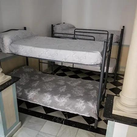 Palacio De Los Suenos Guest house Malaga